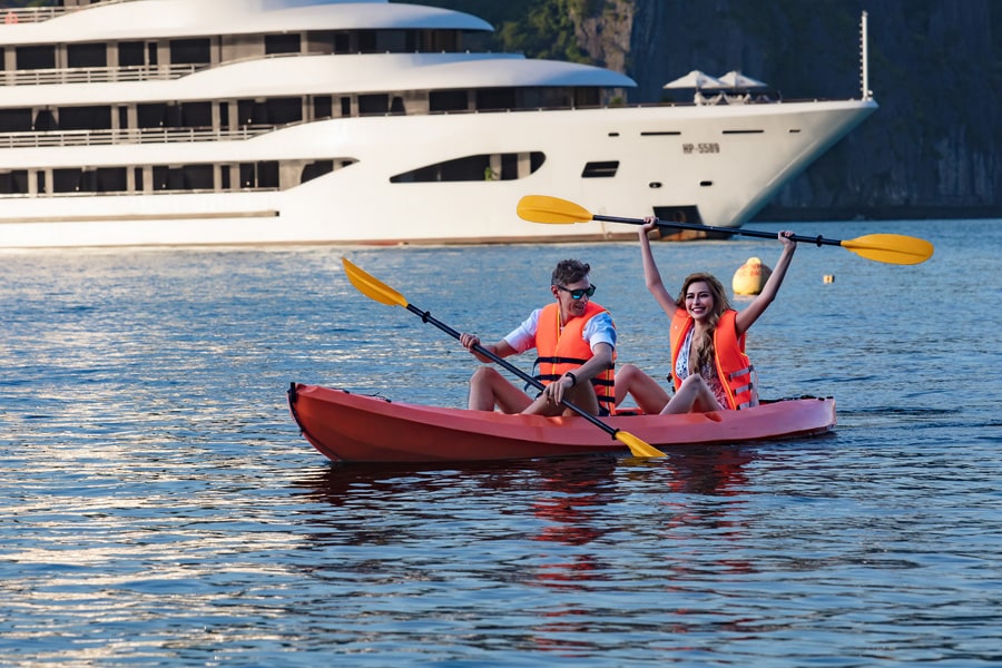 kayaking around Scarlet Pearl Cruise