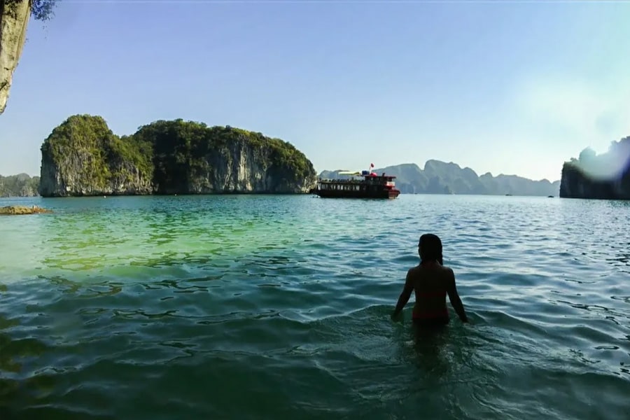 swimming in Lan Ha Bay