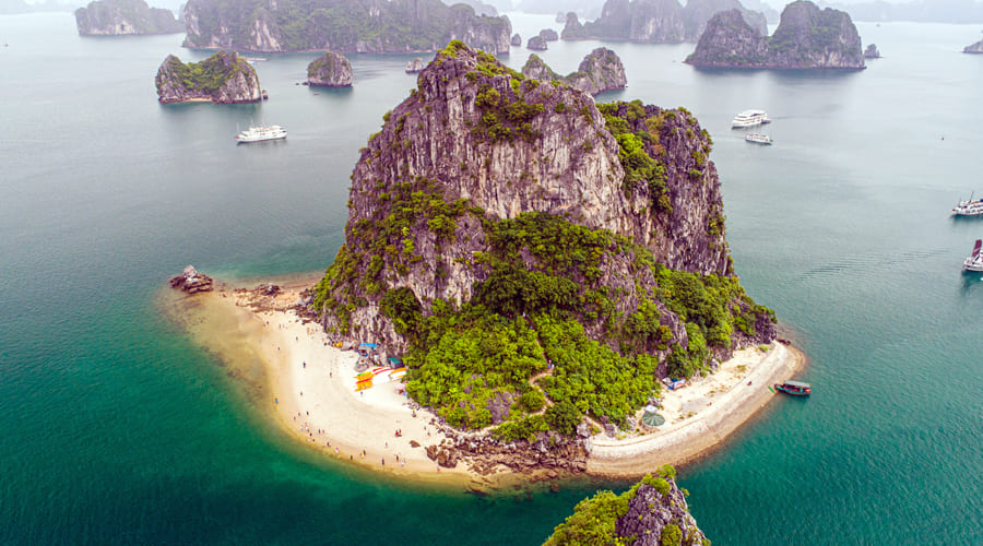 Ba Trai Dao island 1