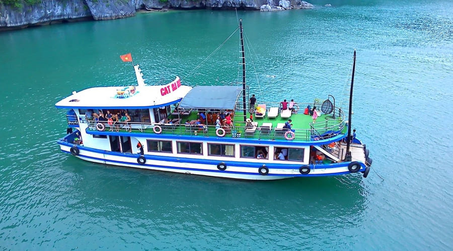Kayaking Lan Hay Bay tour from Cat Ba island