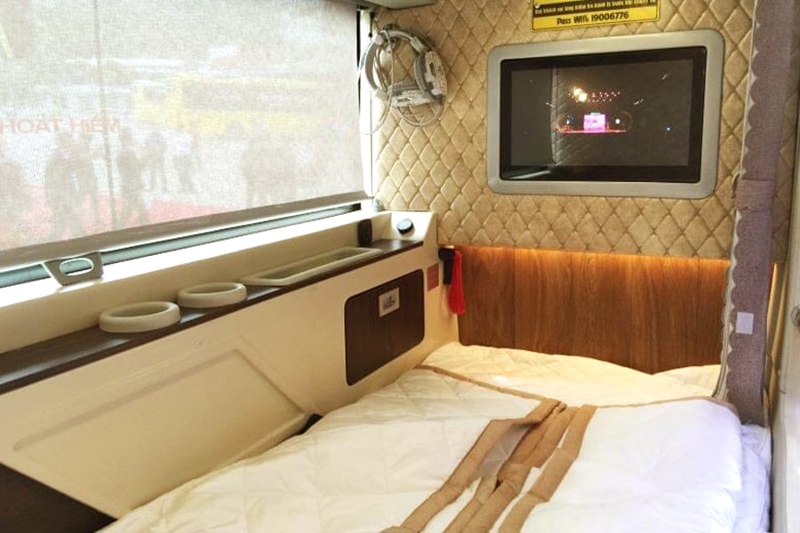 Hà Sơn Hải Vân - Royal Private Sleeping Cabin Bus Hanoi - Sapa - Hanoi