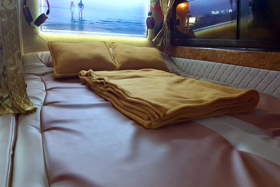 KingExpress - Private sleeping cabin bus Hanoi - Sapa - Hanoi