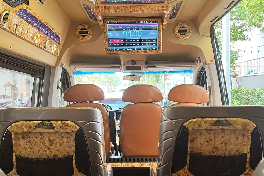 Limousine round trip Hanoi - Halong - Hanoi