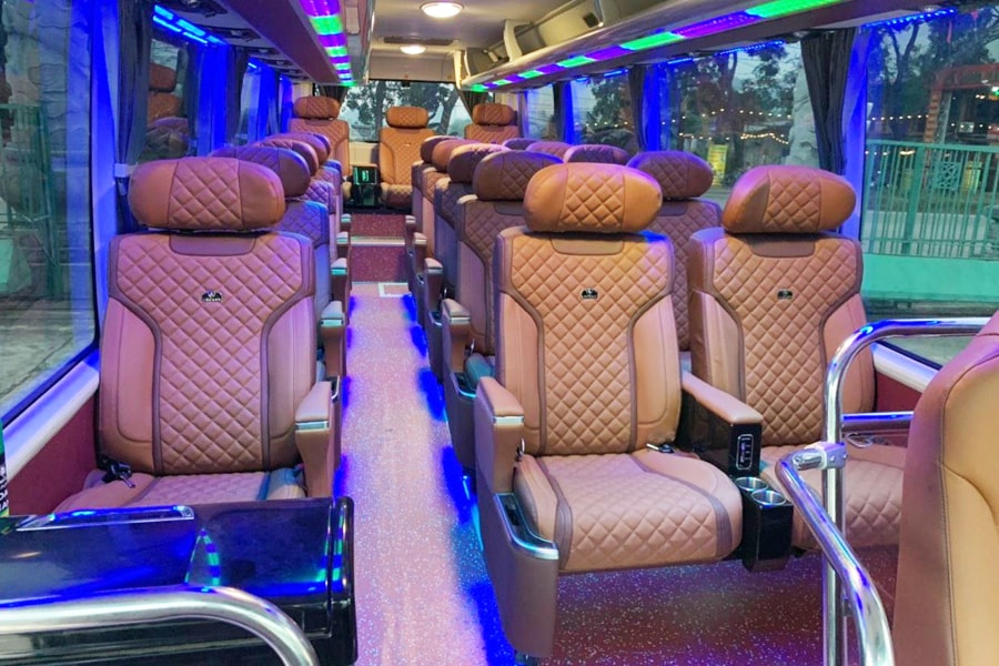 limousine bus 19 seats