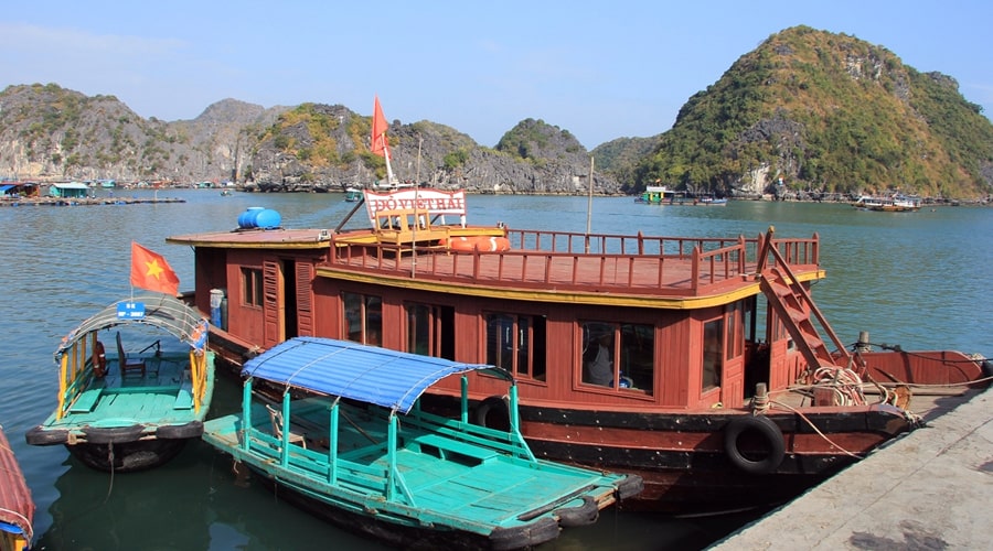 boat to Viet hai village