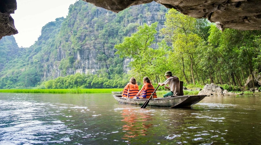 boat trip in Tam Coc