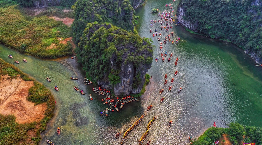 Boat trip in Trang An