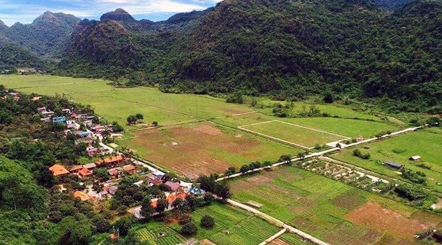 Viet Hai fishing village from above