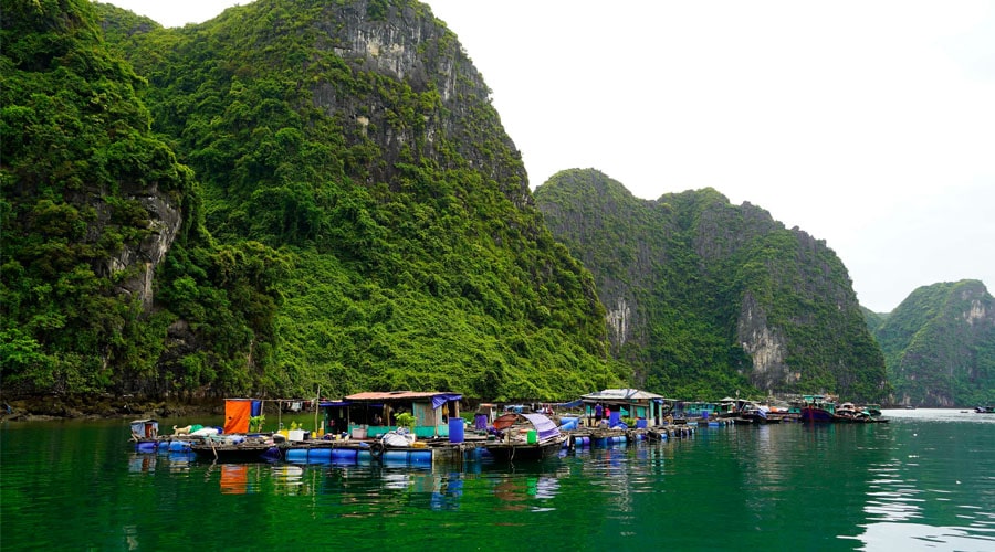 Cua van fishing village