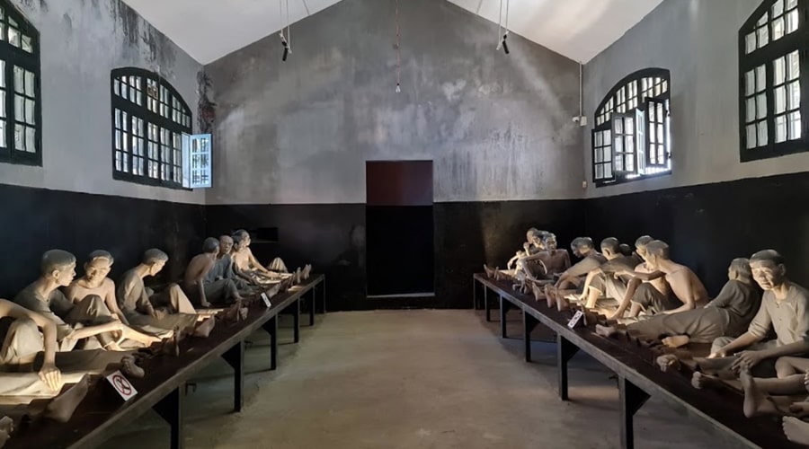 Hoa Lo prison