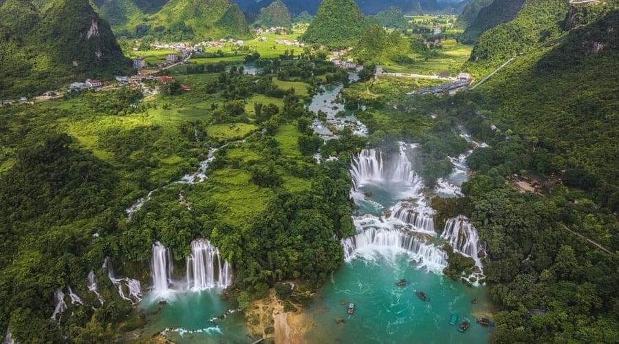 Ban Gioc waterfall form above