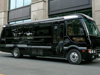 Limousine bus