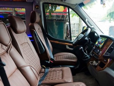 Limousine van
