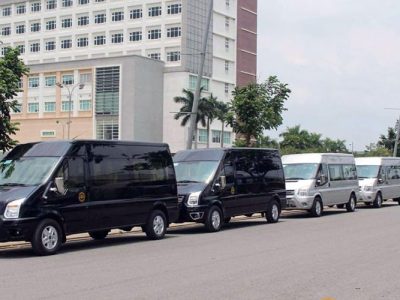 Minivan 16 seater car